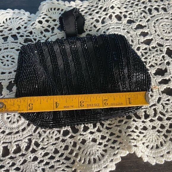 Evening bag vintage beaded with black beads all over Beautiful condition - Picture 5 of 5